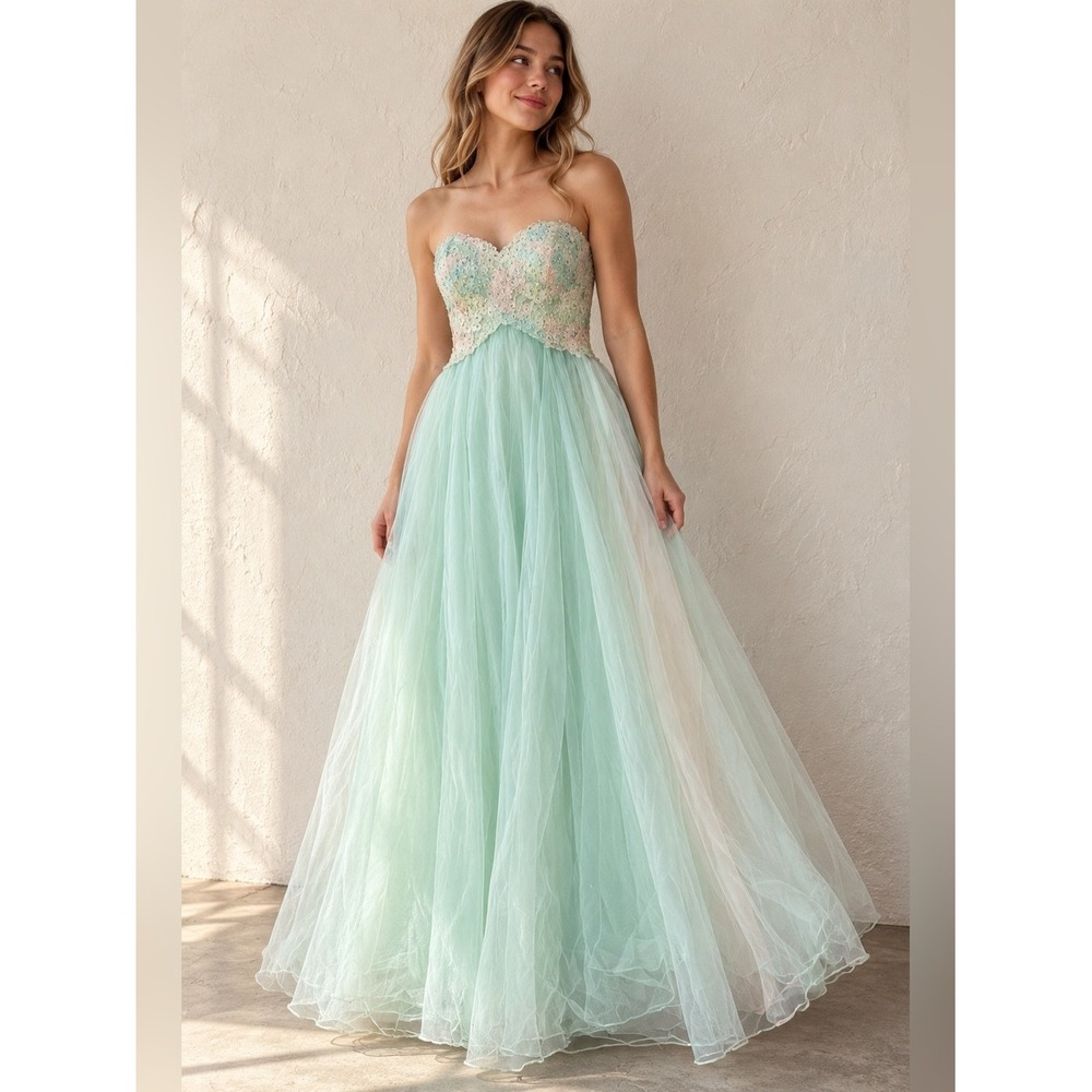 Mermaidcore Princess Sweetheart Tulle Ball Gown Sherri Hill Size 4 Cinderella